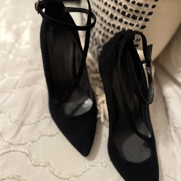 CHARLES DAVID || Black Suede Heels - Picture 2 of 4